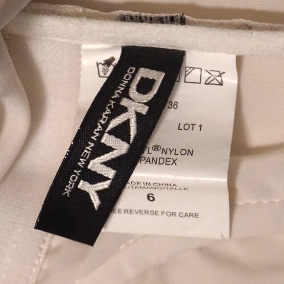 DKNY Ivory Bandeau Under Wire Built in Bra Sequin Banded Swimsuit Women’s Size 6 - Picture 8 of 9